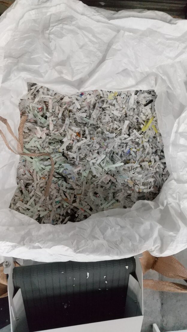 老舗専門商社が新「機密文書破棄サービス」開始！機密文書用粉砕機を導入。 | 環境機器カタログ
